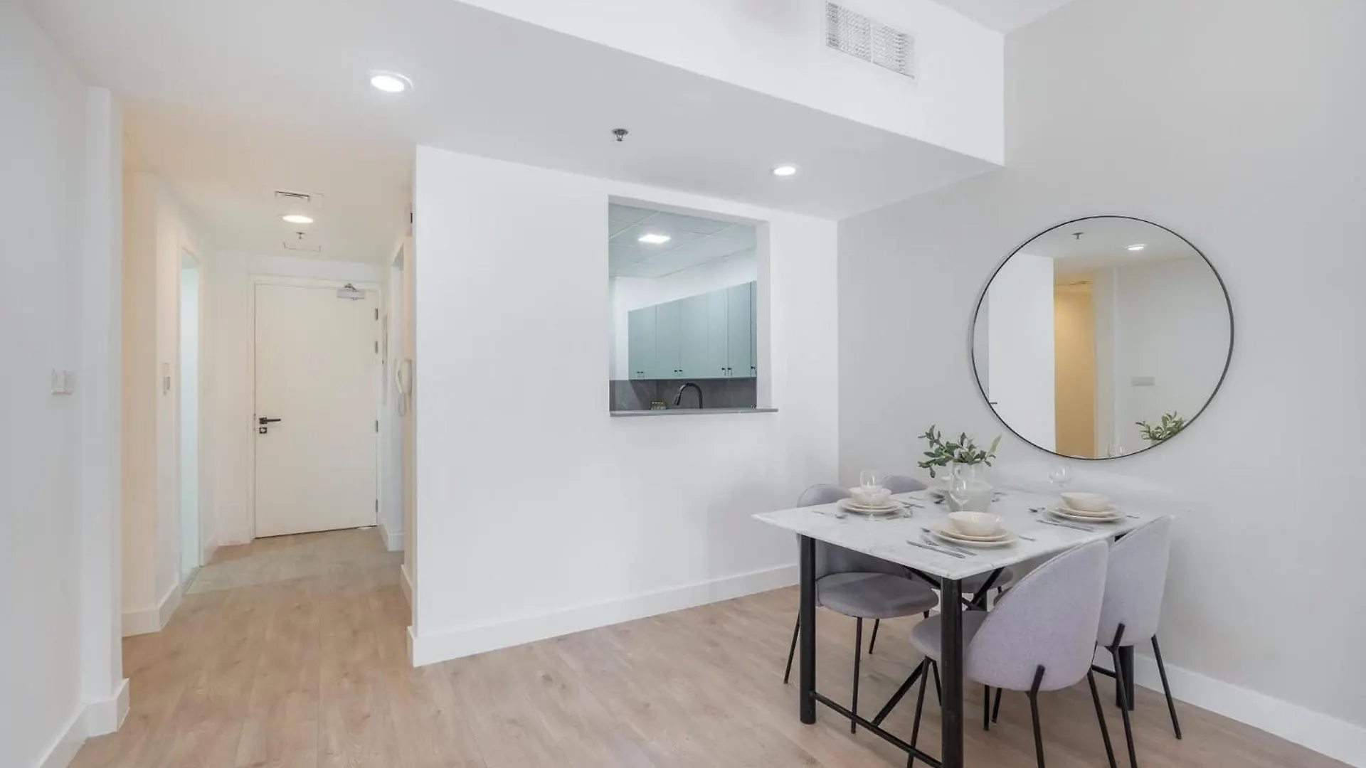 Stylish And Spacious Apartment In Vibrant Jvc, دبي