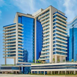 The First Collection Business Bay דובאי