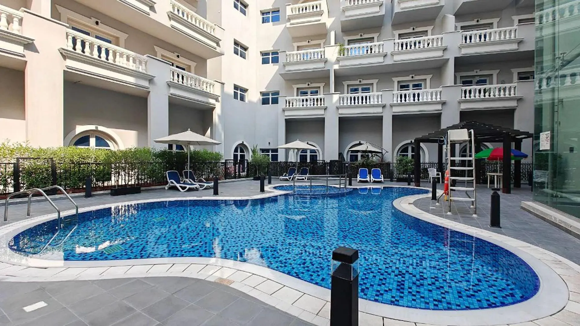 Stylish And Spacious Apartment In Vibrant Jvc, Dubai 0*,