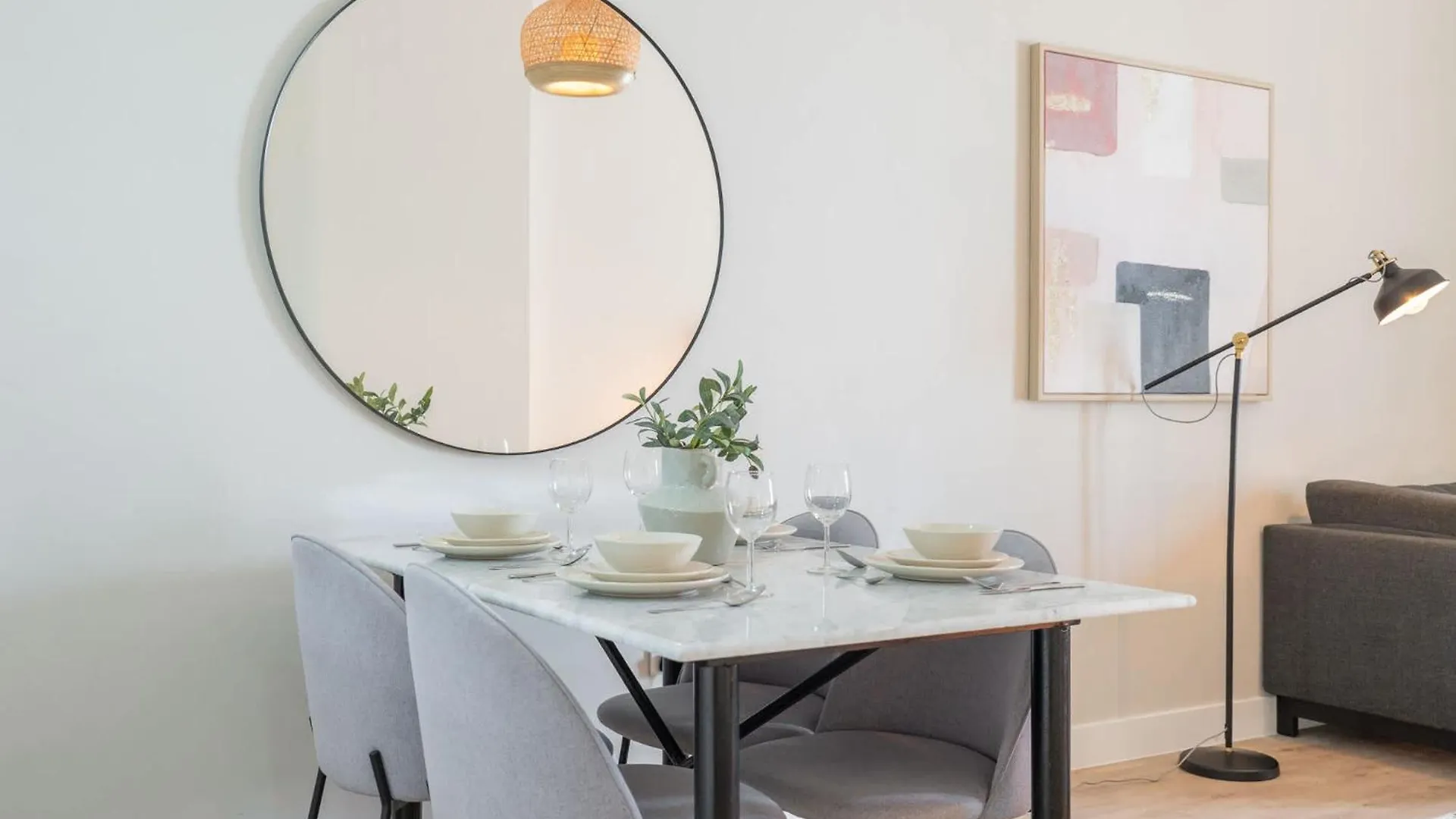 Stylish And Spacious Apartment In Vibrant Jvc, Dubai