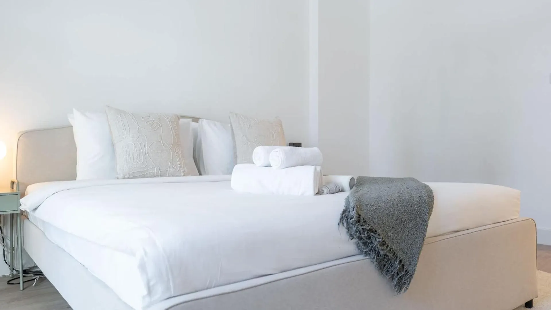 Stylish And Spacious Apartment In Vibrant Jvc, Dubai