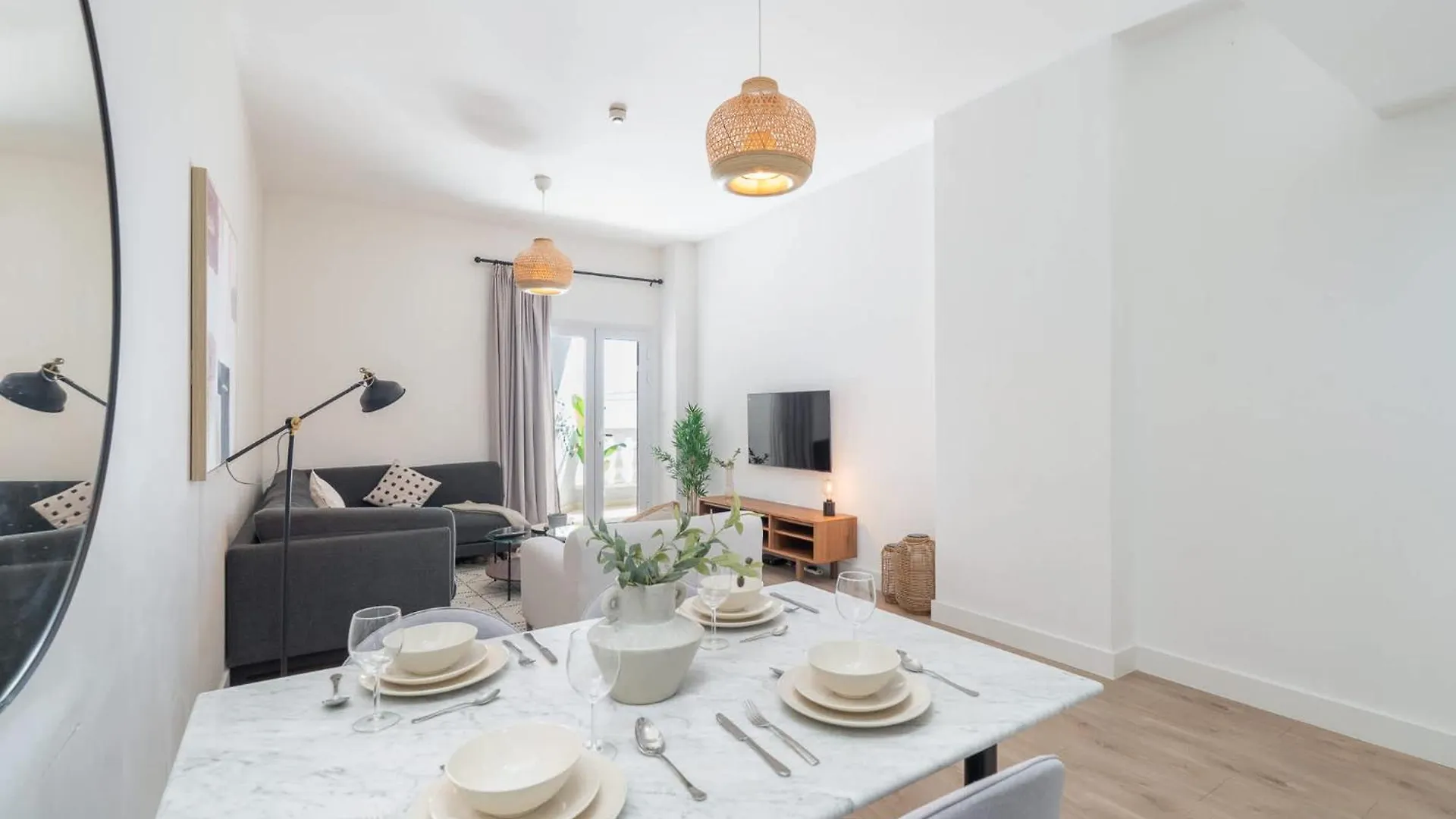 Stylish And Spacious Apartment In Vibrant Jvc, Dubai